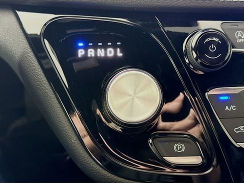 New 2026 Chrysler Pacifica Select image 16