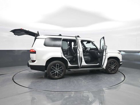 Used 2024 Lexus GX 550 image 54