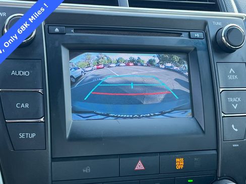 Used 2017 Toyota Camry SE image 18