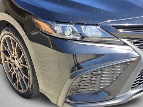 Used 2023 Toyota Camry SE w/ Convenience Package image 13