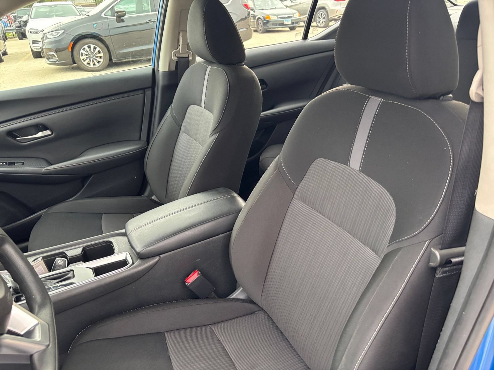 Used 2025 Nissan Sentra SV FWD image 33