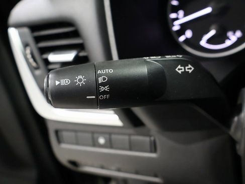 Used 2023 Nissan Rogue SV image 37