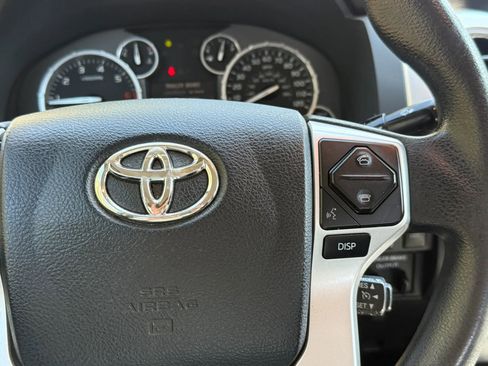 Used 2016 Toyota Tundra SR5 w/ SR5 Upgrade Package AWD/4WD image 30