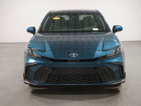 Certified 2025 Toyota Camry SE image 2