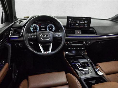 Certified 2025 Audi Q5 e Premium Plus w/ Premium Plus Package image 19