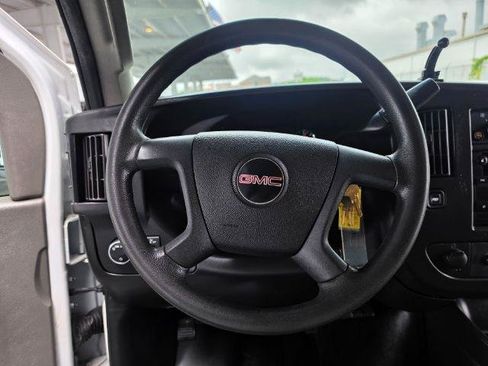 Used 2018 GMC Savana 2500 RWD image 9