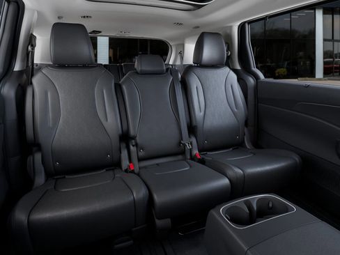 New 2026 Kia Carnival SX image 16