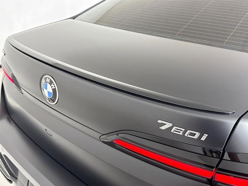 Used 2025 BMW 760i xDrive w/ Executive Package AWD/4WD image 38