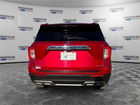 Used 2021 Ford Explorer XLT w/ Equipment Group 202A image 4