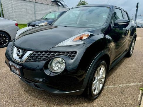 Used 2015 Nissan Juke SV w/ Technology Package image 4