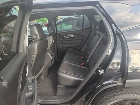 Used 2023 GMC Terrain SLT w/ Elevation Edition FWD image 8