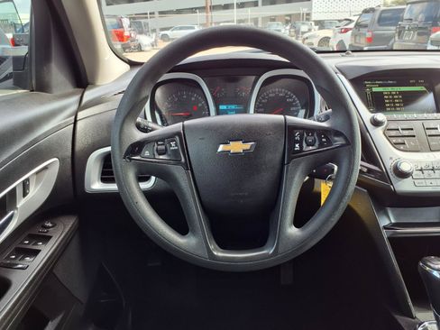 Used 2017 Chevrolet Equinox LS FWD image 12