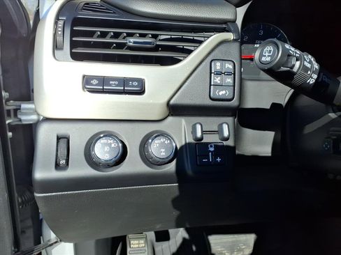 Used 2019 GMC Yukon XL Denali w/ Denali Ultimate Package image 22