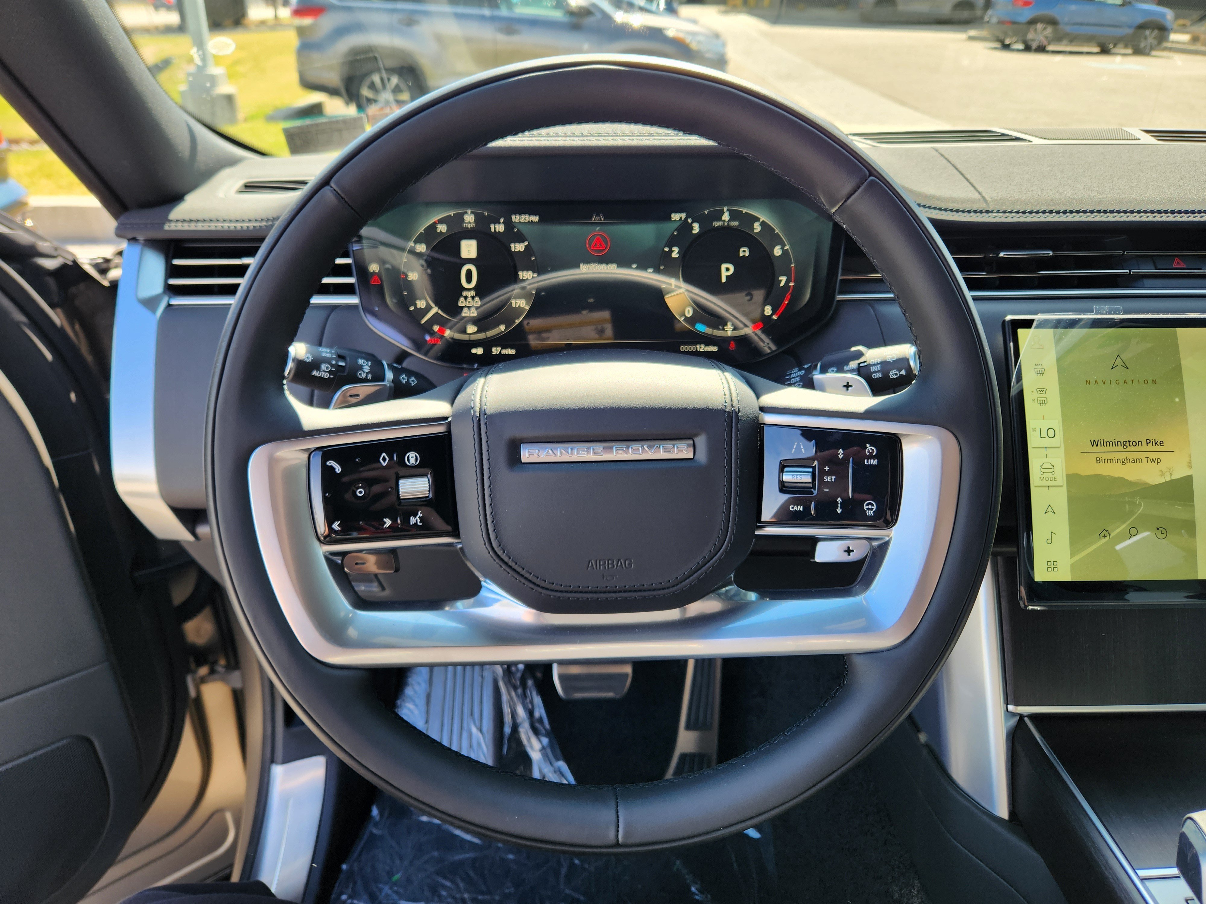 New 2026 Land Rover Range Rover Long Wheelbase SE AWD/4WD image 14