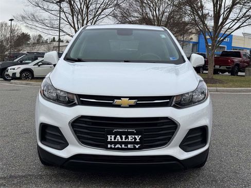 Used 2022 Chevrolet Trax LS w/ Tint and Cruise Package image 25