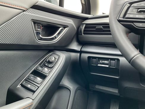 Used 2025 Subaru Crosstrek 2.5i Limited w/ Crosstrek Mirror Package image 25