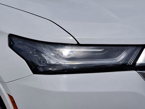 Certified 2022 Chevrolet Traverse Premier FWD image 9