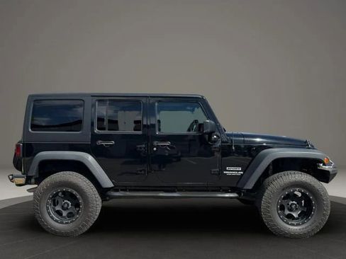 Used 2017 Jeep Wrangler Unlimited Sport w/ Quick Order Package 24S AWD/4WD image 6