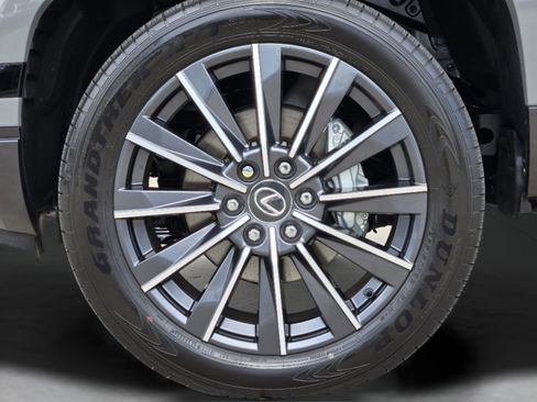 Used 2026 Lexus GX 550 w/ Accessory Package (2T) AWD/4WD image 40