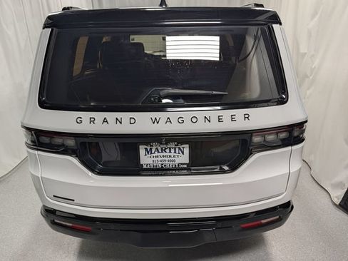 Used 2023 Jeep Grand Wagoneer Series III w/ Rear Seat Video Group 1 AWD/4WD image 5