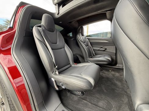 Used 2023 Tesla Model X Plaid image 14