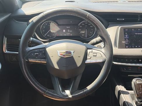 Used 2021 Cadillac XT4 Premium Luxury AWD/4WD image 13