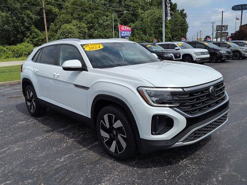 Used 2024 Volkswagen Atlas Cross Sport SE AWD/4WD image 1