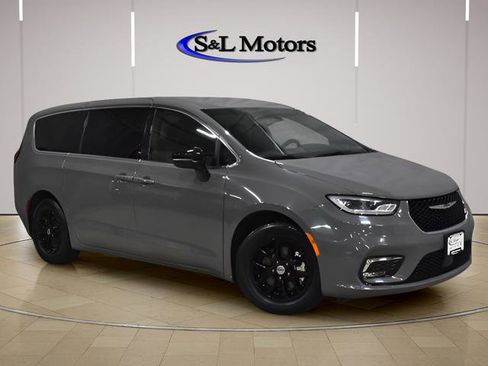 Used 2025 Chrysler Pacifica Select FWD image 8