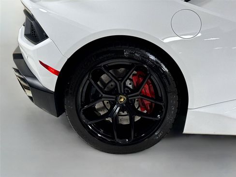 Used 2019 Lamborghini Huracan LP 580-2 RWD image 36