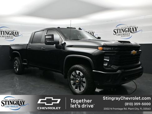 Used 2024 Chevrolet Silverado 2500 Custom w/ Custom Value Package AWD/4WD image 1