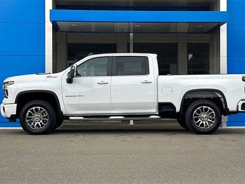 New 2026 Chevrolet Silverado 2500 LT image 9