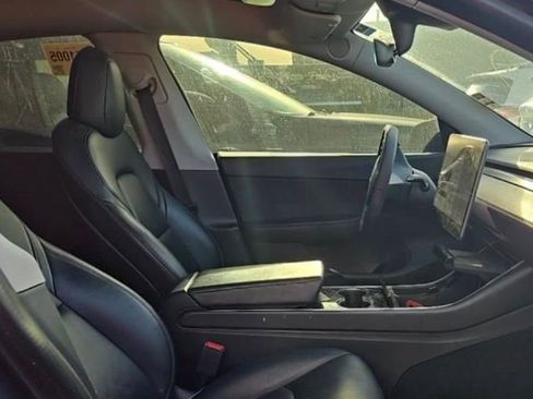 Used 2020 Tesla Model Y Long Range image 3