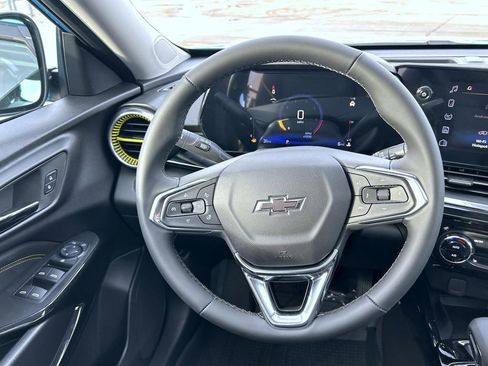 New 2026 Chevrolet Trax ACTIV w/ Sunroof Package FWD image 11