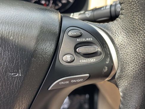 Used 2017 Nissan Pathfinder Platinum w/ Family Entertainment Package AWD/4WD image 18