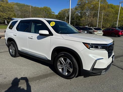 Used 2025 Honda Pilot EX-L image 8
