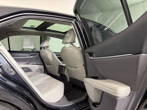 Used 2019 Toyota Camry XSE image 20