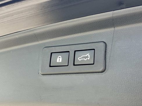 Used 2023 Subaru Outback Premium AWD/4WD image 14