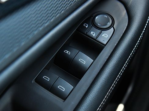 Used 2024 Chevrolet Blazer EV LT AWD/4WD image 40