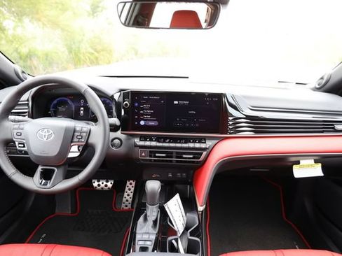 New 2026 Toyota Camry Hybrid FWD image 27