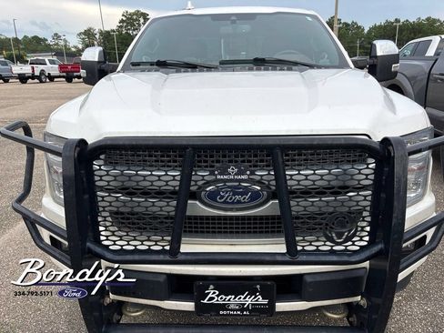 Used 2018 Ford F150 Platinum w/ Equipment Group 701A Luxury AWD/4WD image 3
