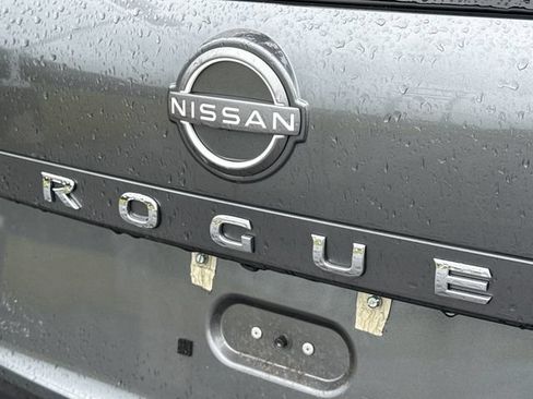 Used 2022 Nissan Rogue S AWD/4WD image 14