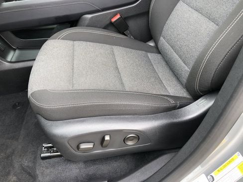 Used 2025 GMC Acadia Elevation image 16