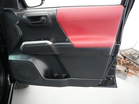 Used 2022 Toyota Tacoma SR5 w/ Technology Package RWD image 44