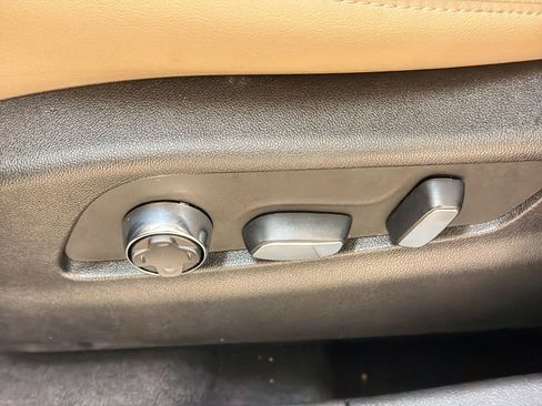 Certified 2025 Cadillac XT4 Premium Luxury FWD image 13
