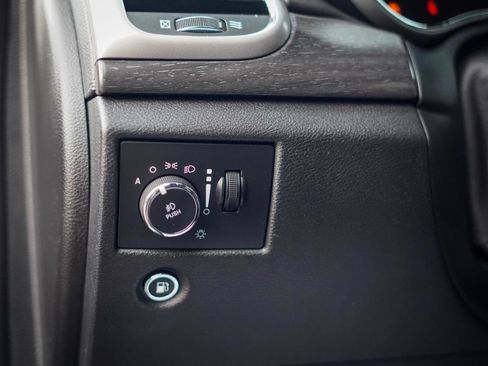 Used 2018 Jeep Grand Cherokee Altitude AWD/4WD image 13