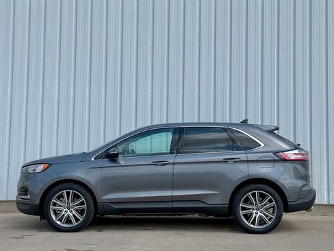 Used 2021 Ford Edge Titanium AWD/4WD image 3