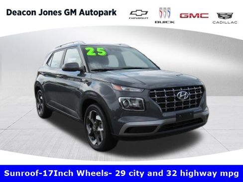 Used 2025 Hyundai Venue SEL FWD image 1