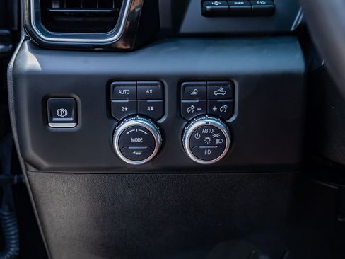 Used 2024 GMC Sierra 3500 Denali Ultimate AWD/4WD image 22