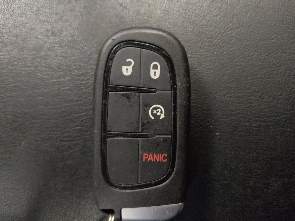 Used 2019 Jeep Cherokee Latitude Plus FWD image 32