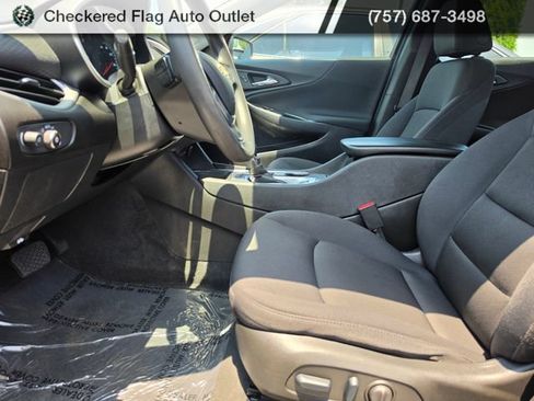 Used 2024 Chevrolet Malibu LT FWD image 9